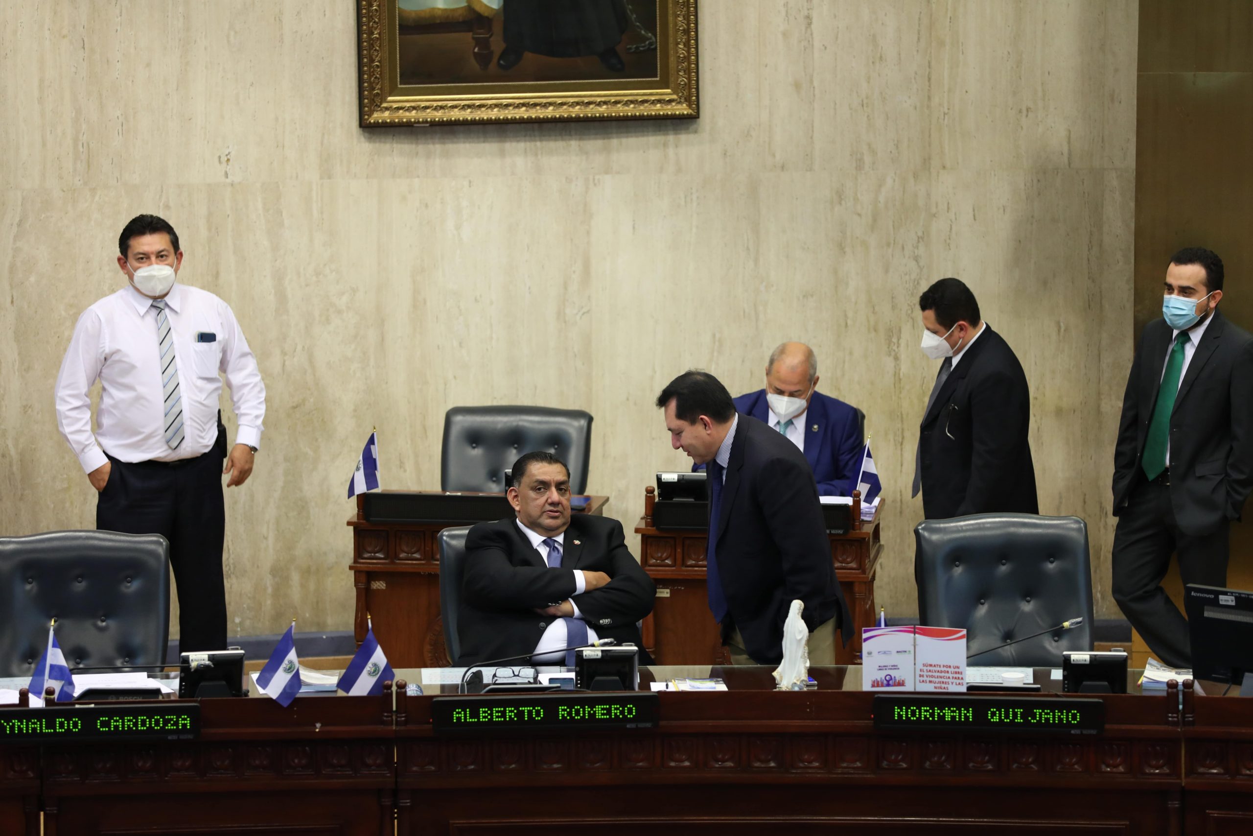 ARENA-FMLN pretenden blindar fábrica de empleos de la Asamblea para que asesores no sean despedidos al cambiar legislatura arena-fmln-pretenden-blindar-fabrica-de-empleos-de-la-asamblea-para-que-asesores-no-sean-despedidos-al-cambiar-legislatura